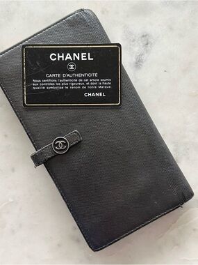 CHANEL Black Caviar Leather Long Wallet with CC Button